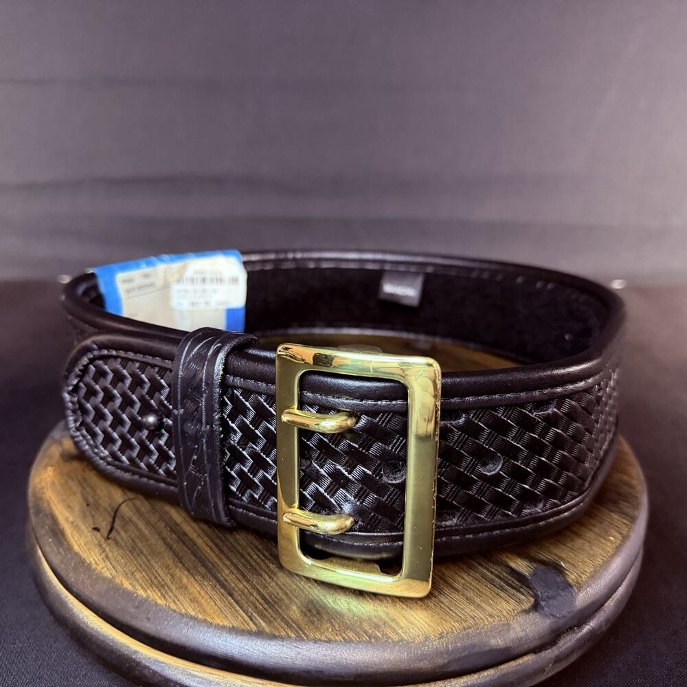 Bianchi 7960 Duty Belt Size 26"- 28" Brass Buckle, AccuMold Elite Browne 2.25"